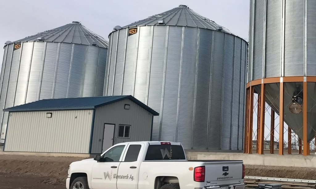 Saskatchewan grain bins